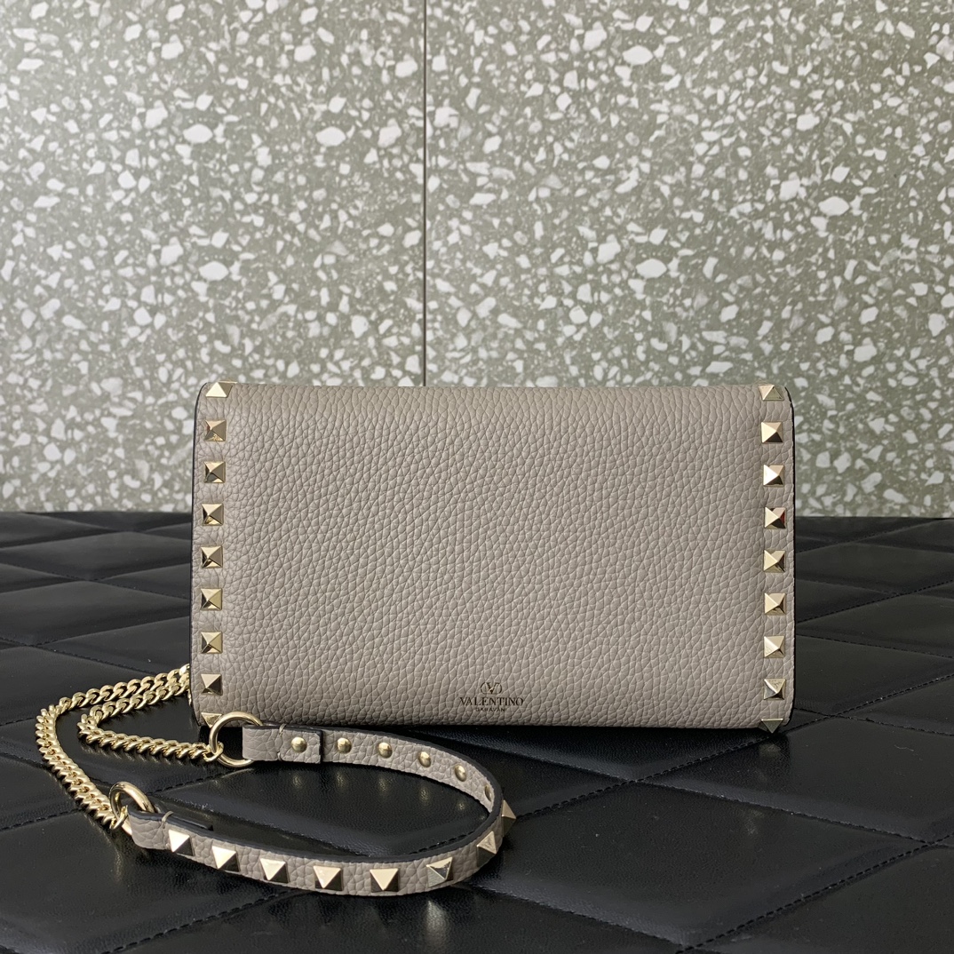 Valentino Garavani Rockstud Small Shoulder Bag in Grey Grainy Calfskin